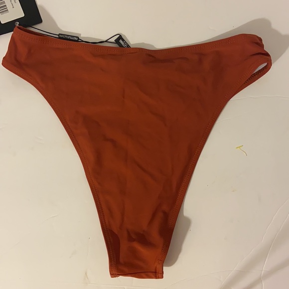 Pretty little thing brown high waisted bikini bottom size US 4 NWT - Picture 2 of 8
